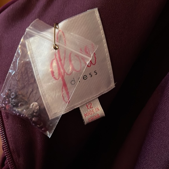 Burgundy long sleeve formal gown with jewelled sleeves NWT - Picture 8 of 8